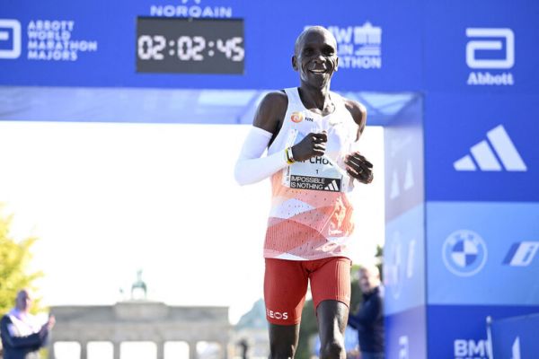 Manchester United sets sights on Eliud Kipchoge & other Kenyans to revamp club